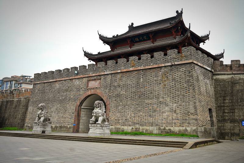 杭州建德市梅城（严州府）古城楼门图片