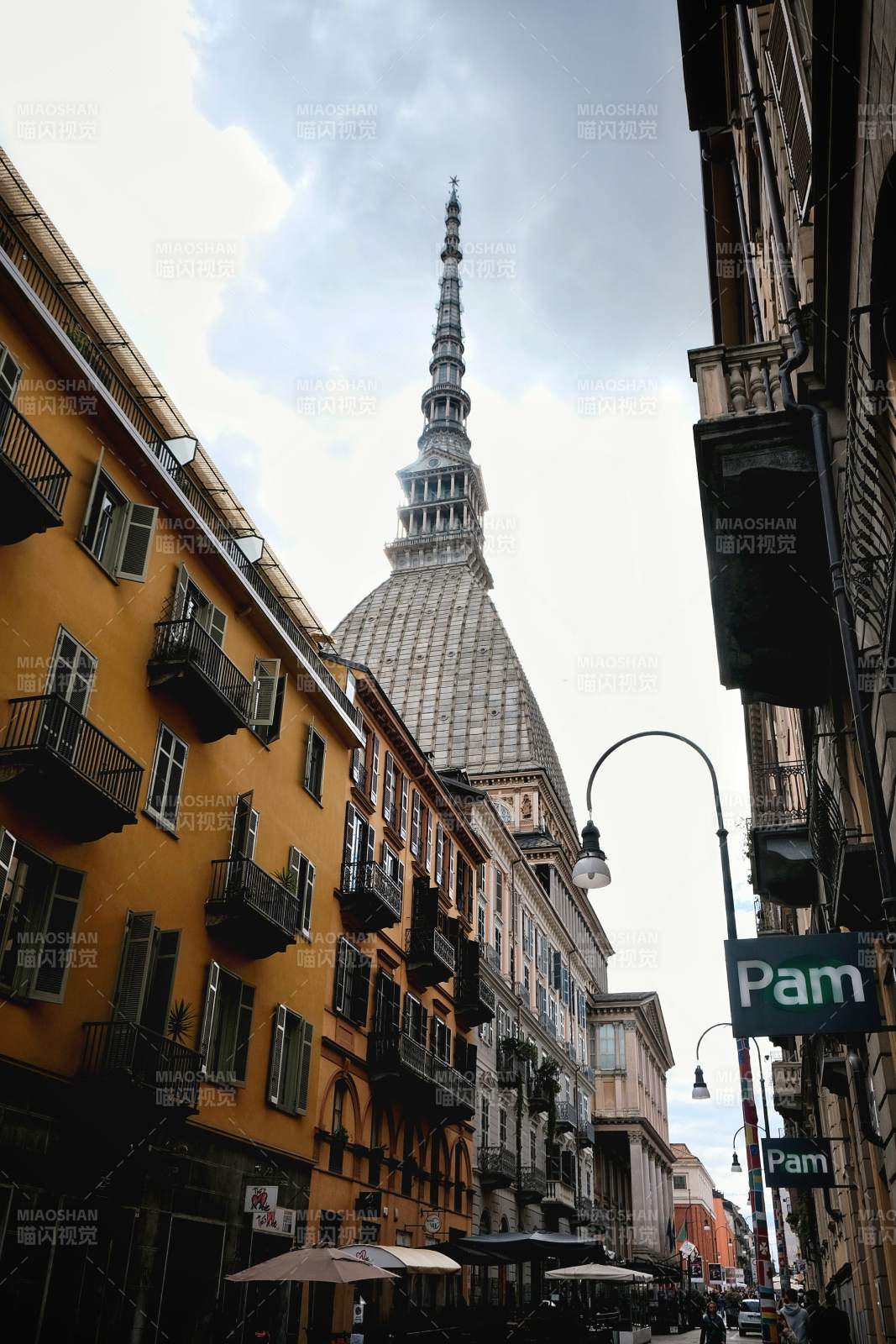 都灵尖塔街景图片