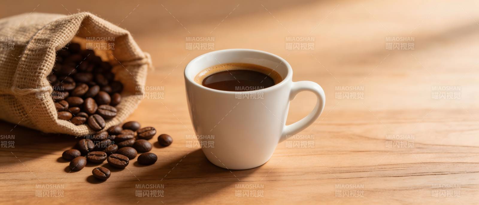 咖啡香浓 豆袋相伴图片