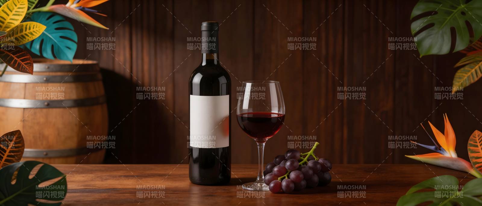 红酒配葡萄 木桶伴绿叶图片