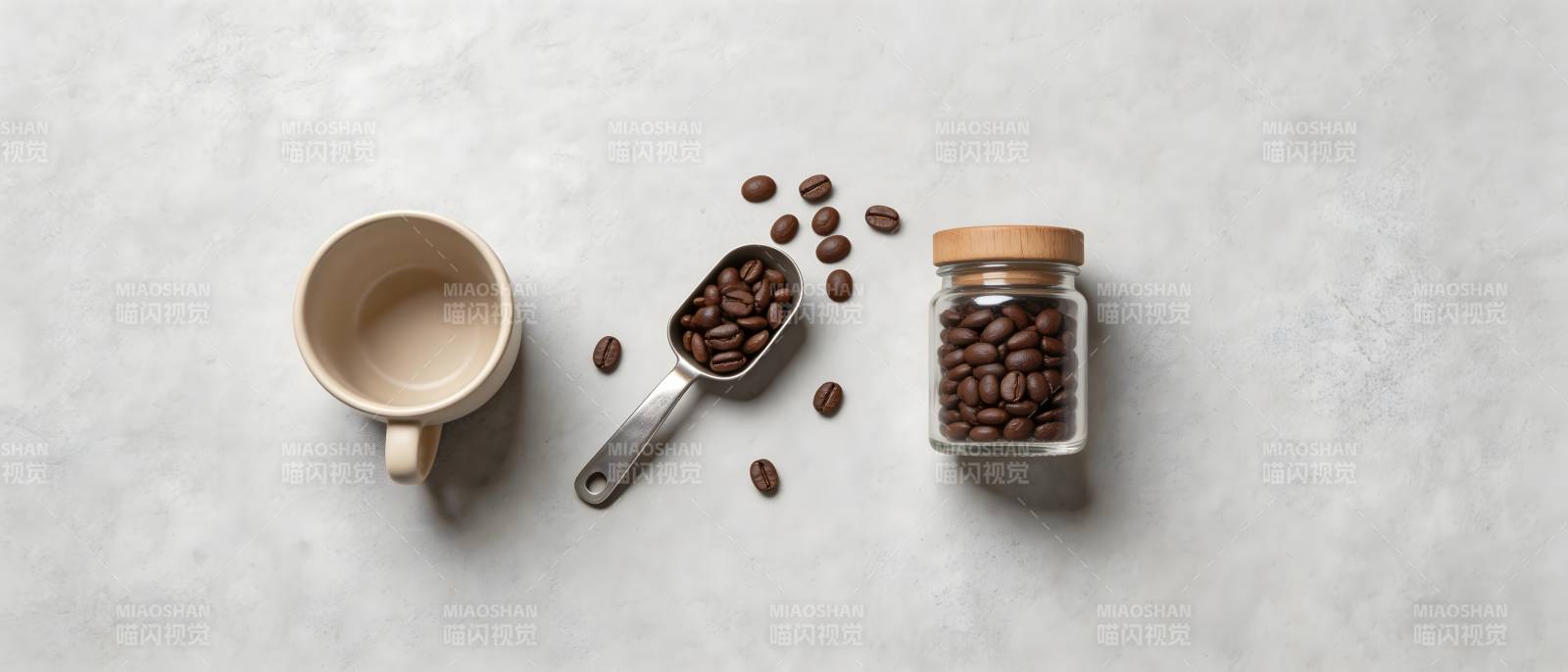 咖啡时光 豆 勺 杯静物图图片