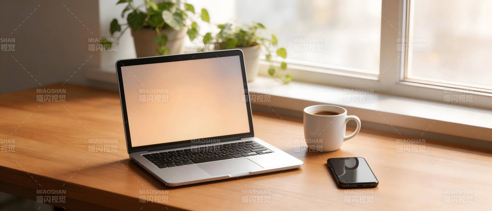 窗边办公 笔记本 咖啡与手机图片