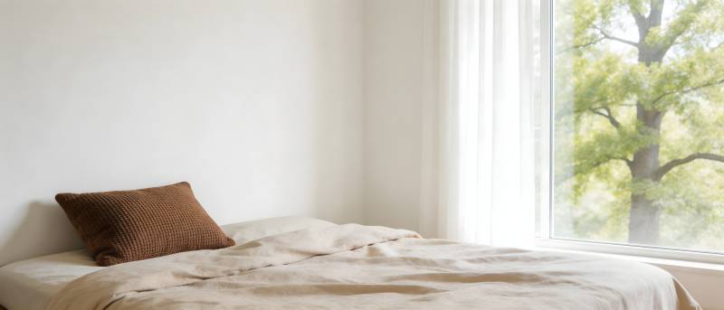 窗边床景 绿意入梦来图片