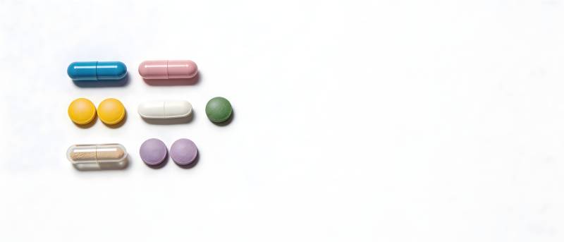 多彩药丸整齐排列图图片