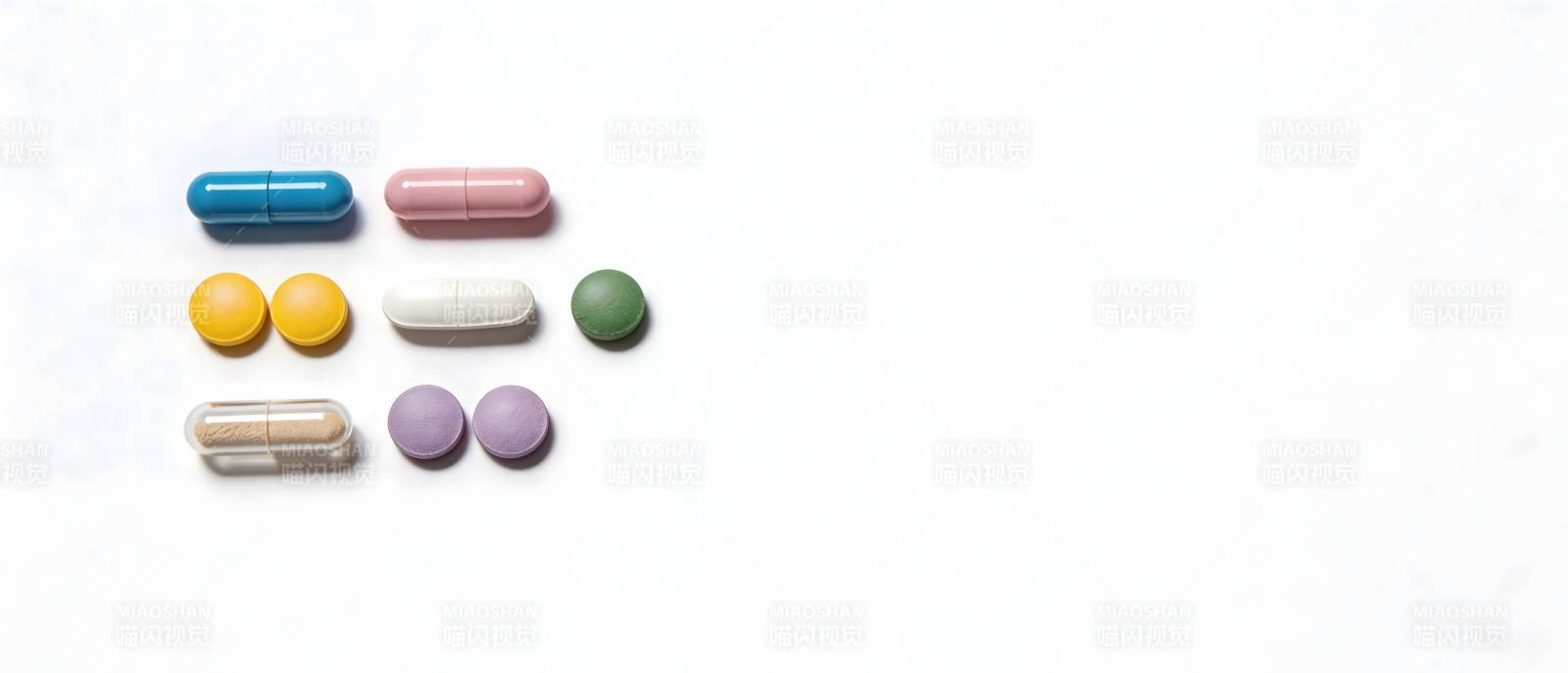 多彩药丸整齐排列图图片