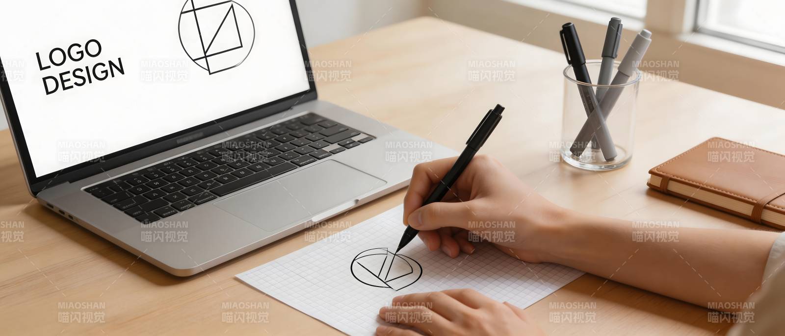 手绘Logo设计进行中图片