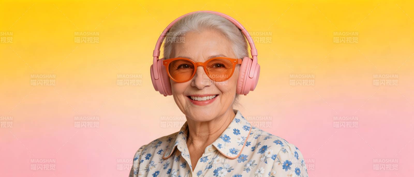 银发潮奶奶 粉橙配超酷图片