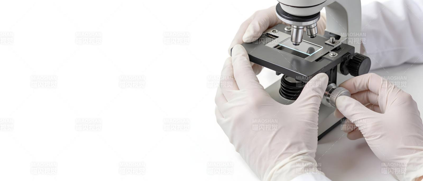 显微镜下精细操作图片