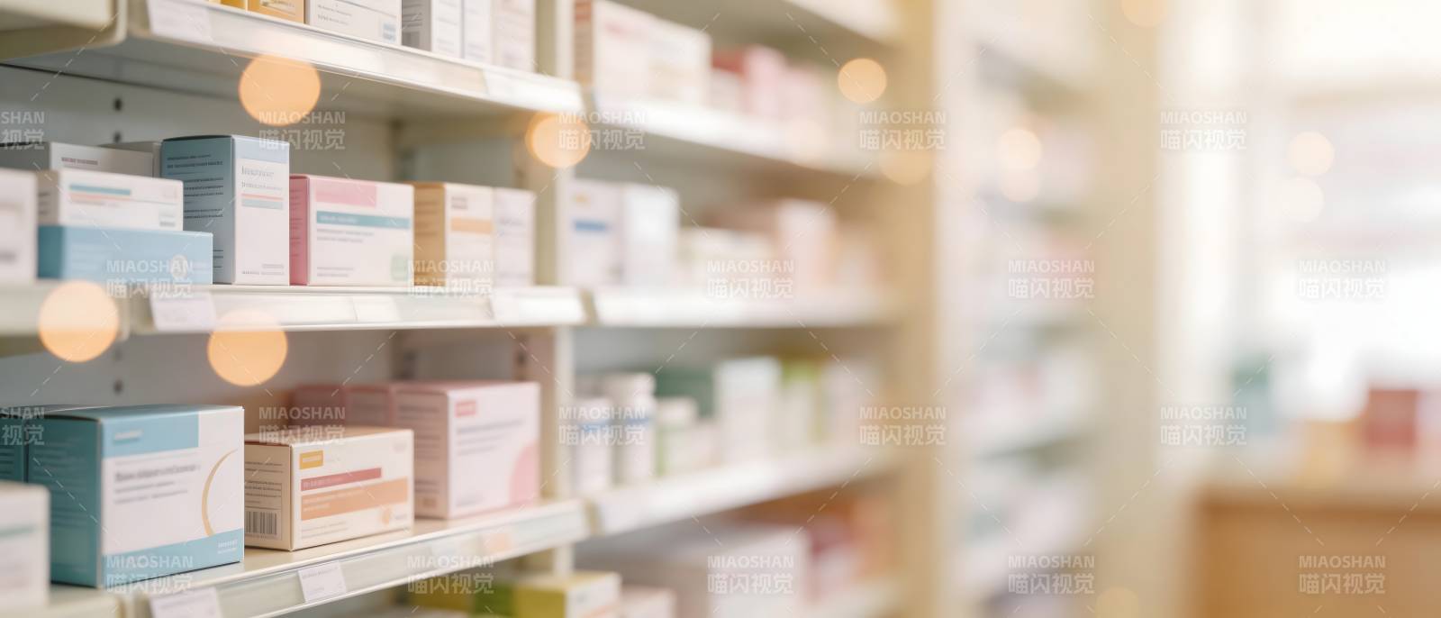 药房货架药品陈列整齐图片