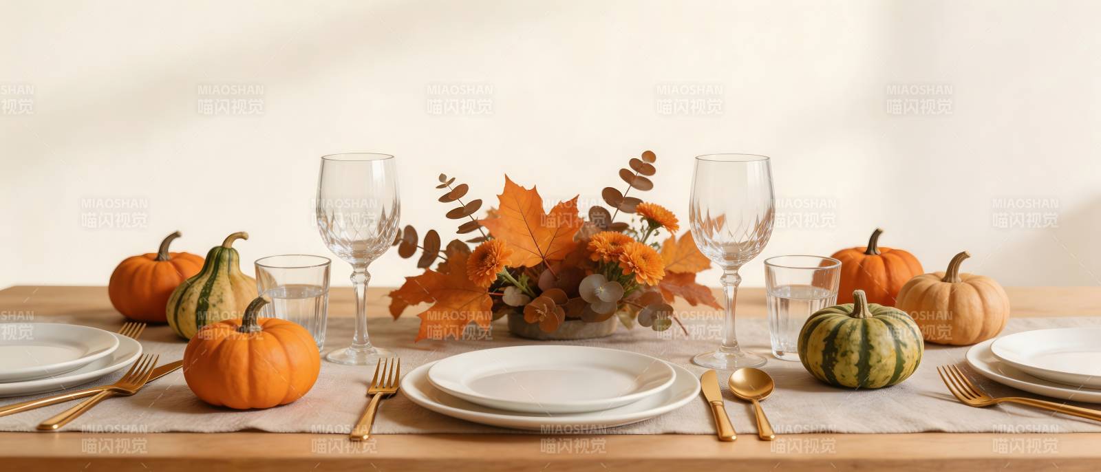 秋日南瓜餐桌布置图片