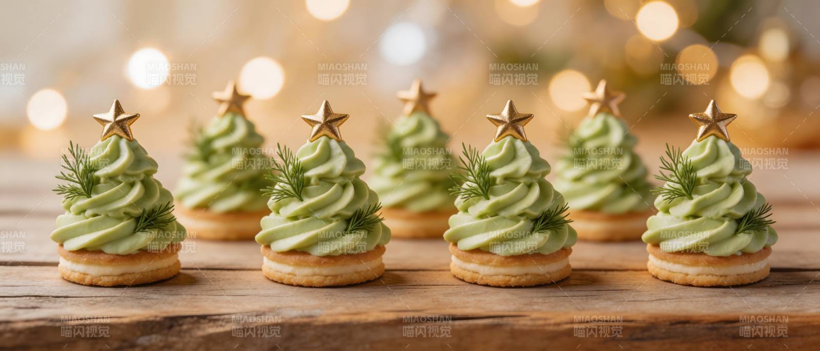 圣诞树甜点 节日氛围浓图片