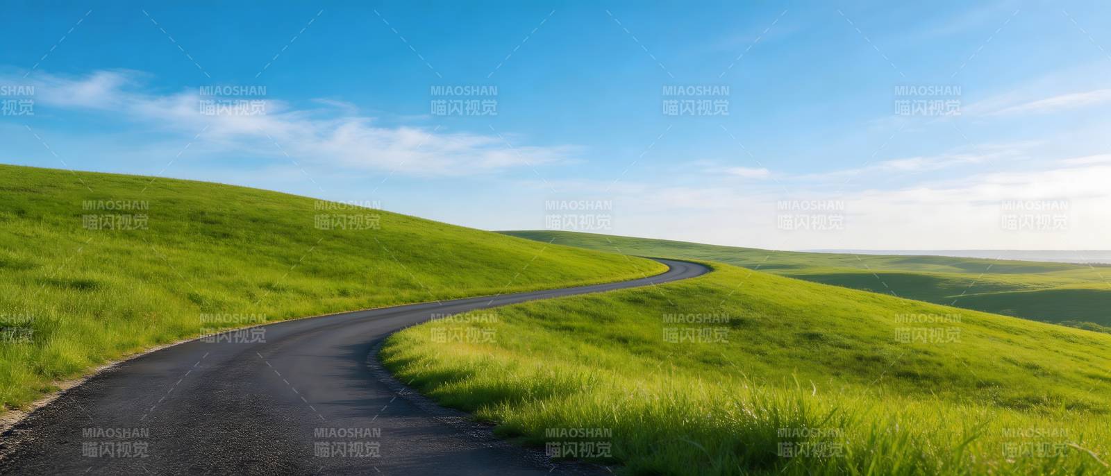绿野蜿蜒路 蓝天伴我行图片