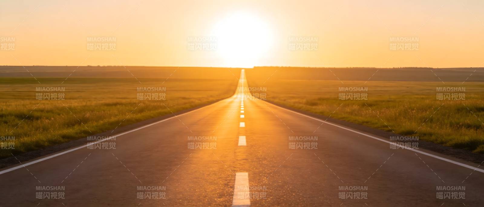 夕阳下的无尽公路图片