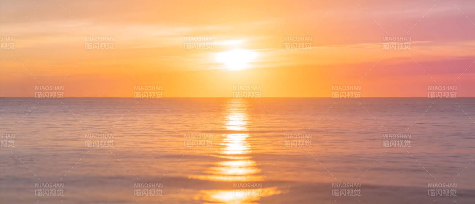 夕阳熔金 海天一色图片