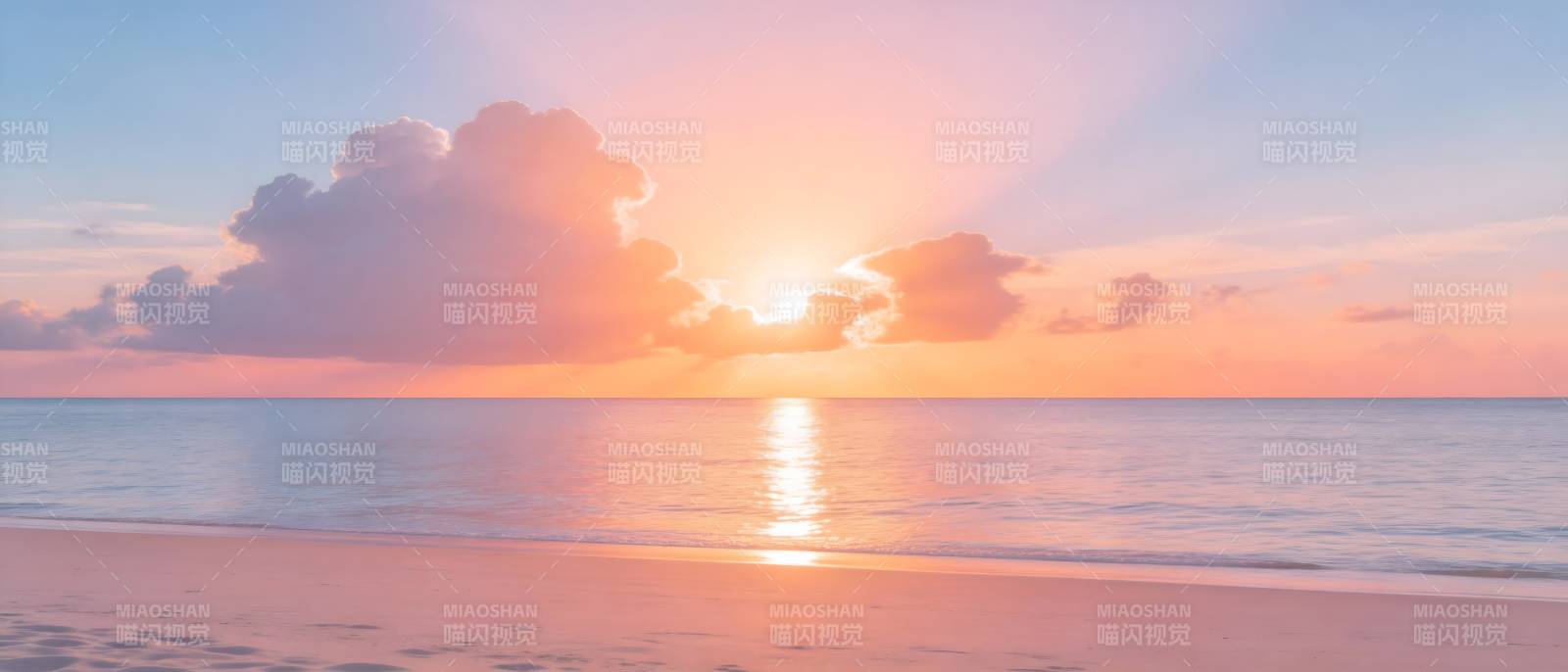 夕阳染海 云霞醉沙滩图片