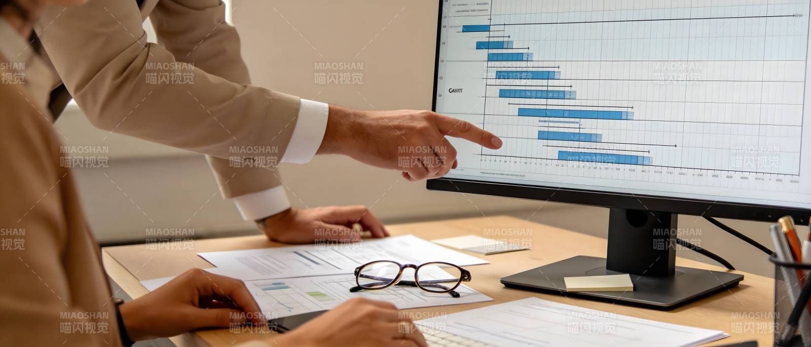 项目进度图分析会议图片