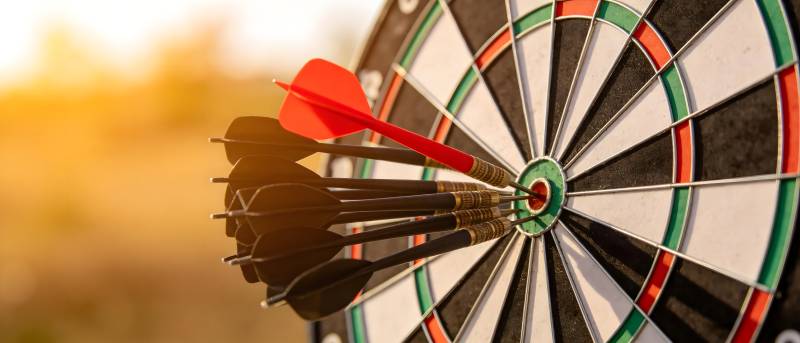 箭中靶心 精准命中目标图片