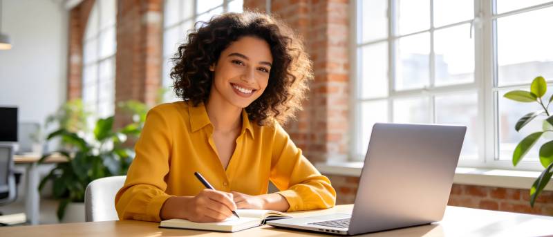 微笑办公 高效每一天图片