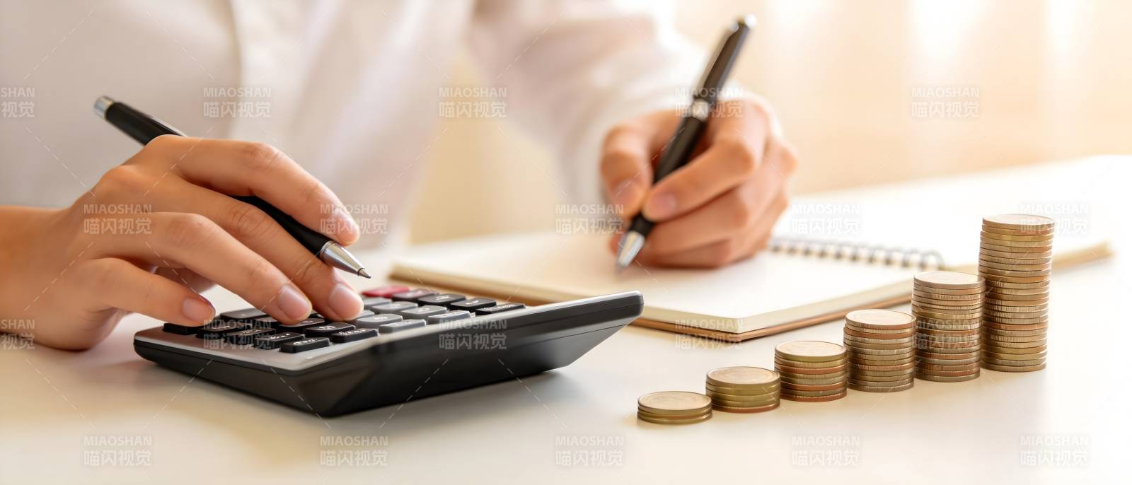 理财计算 笔算 硬币堆叠图片