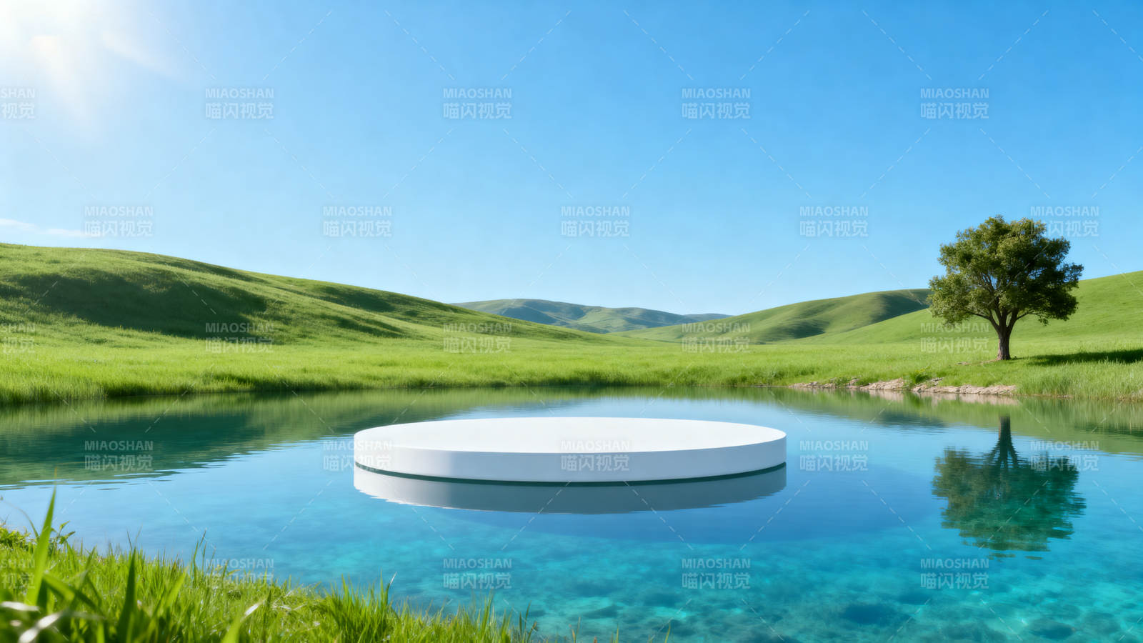 湖心白台映绿树蓝天图片