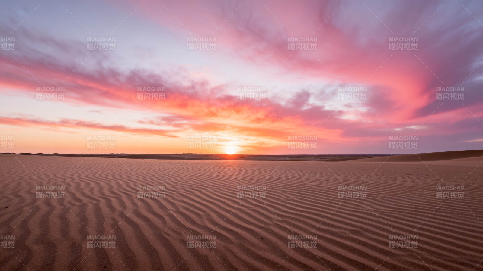 沙漠日落 霞光染沙海图片
