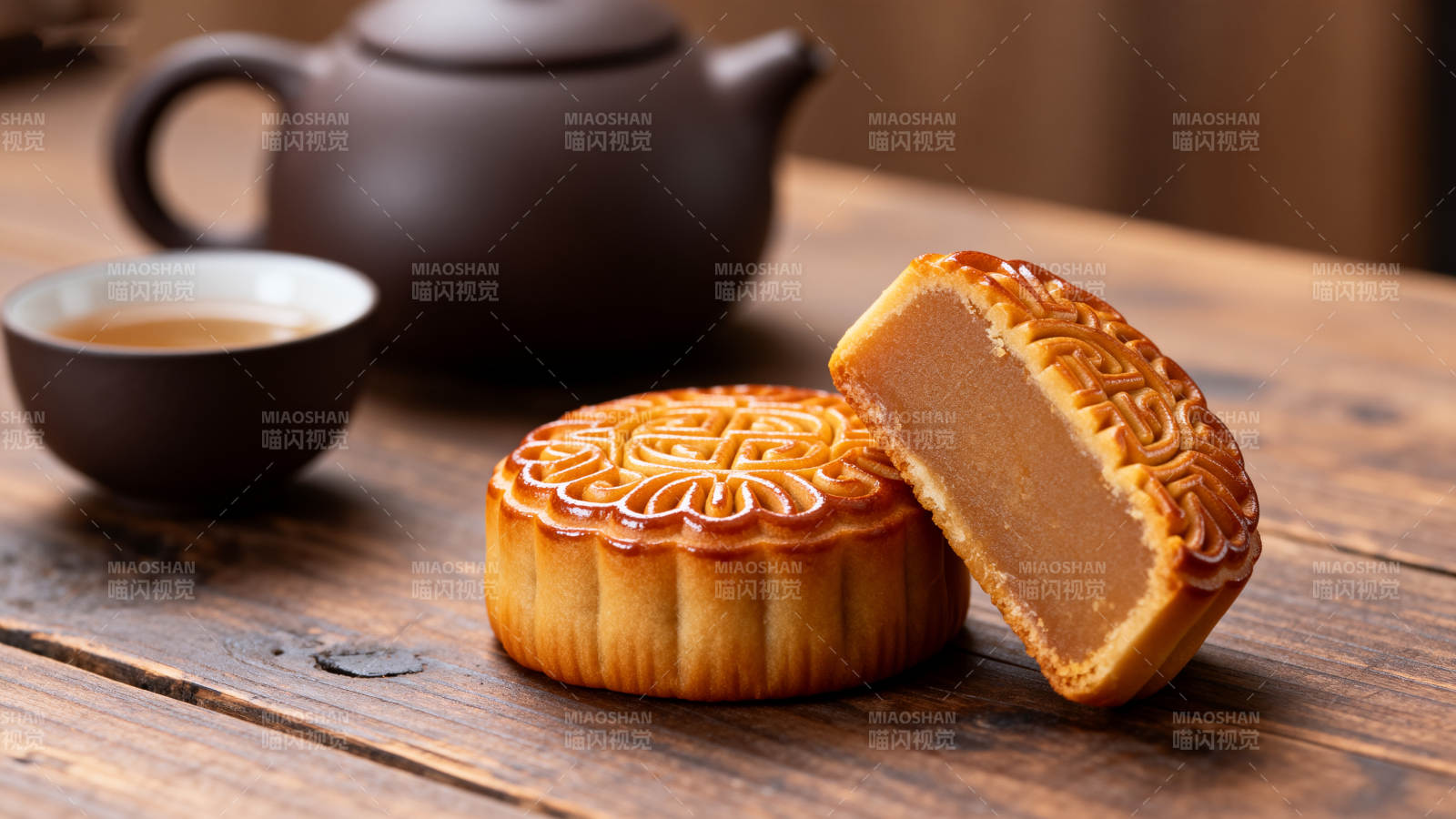 中秋月饼配茶 团圆味浓图片