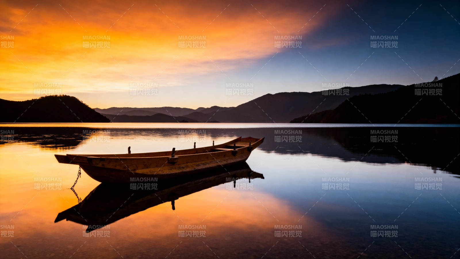 夕阳湖舟 静影沉璧图片