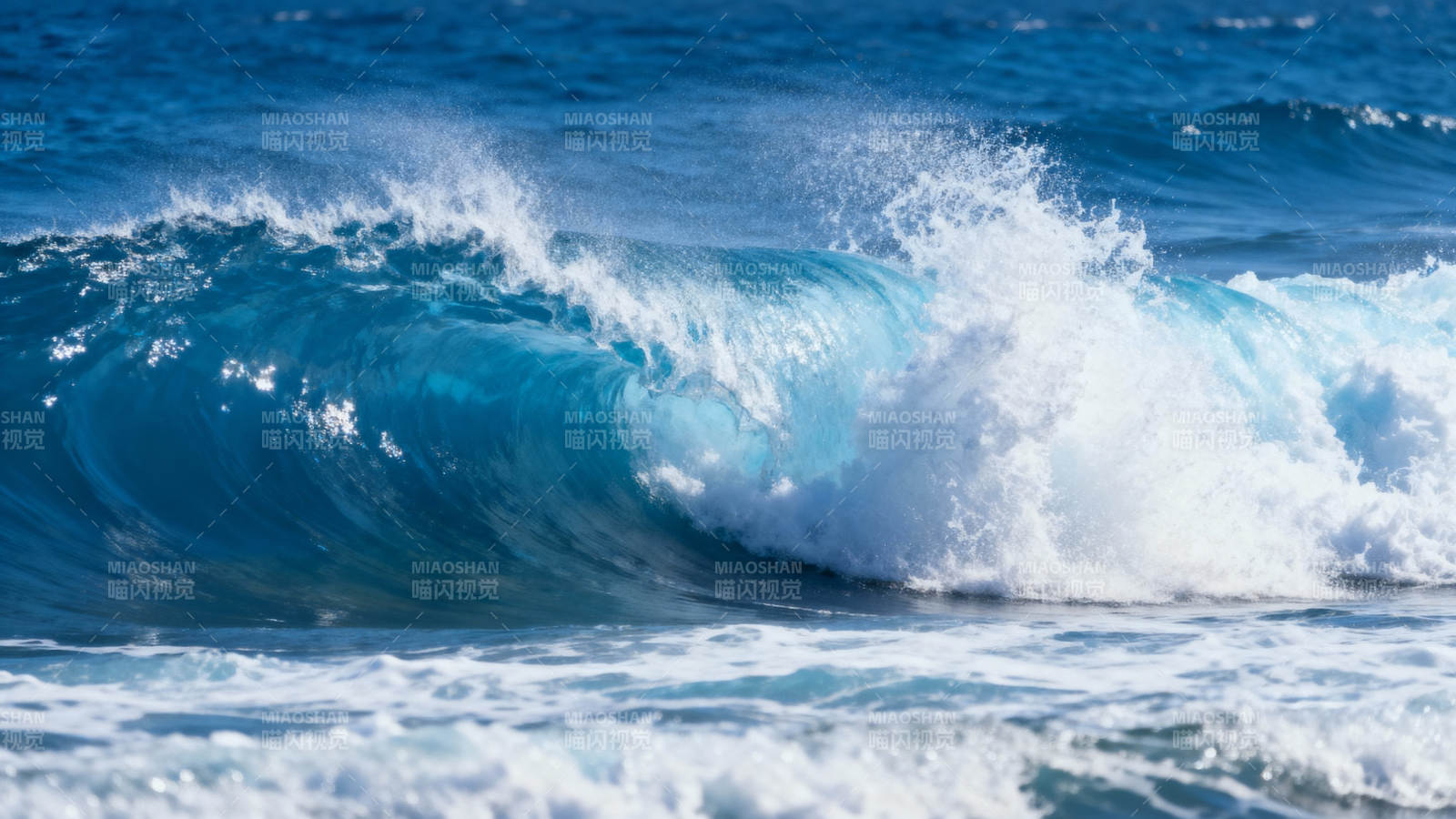 碧海翻浪 白沫飞溅图片