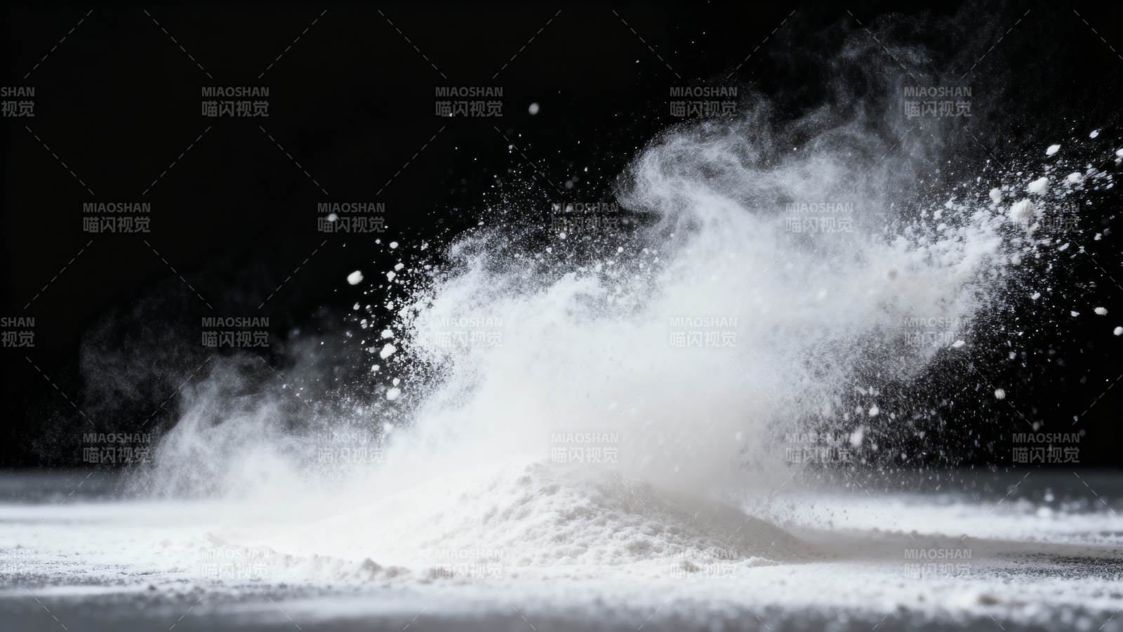 白粉飞溅瞬间图片