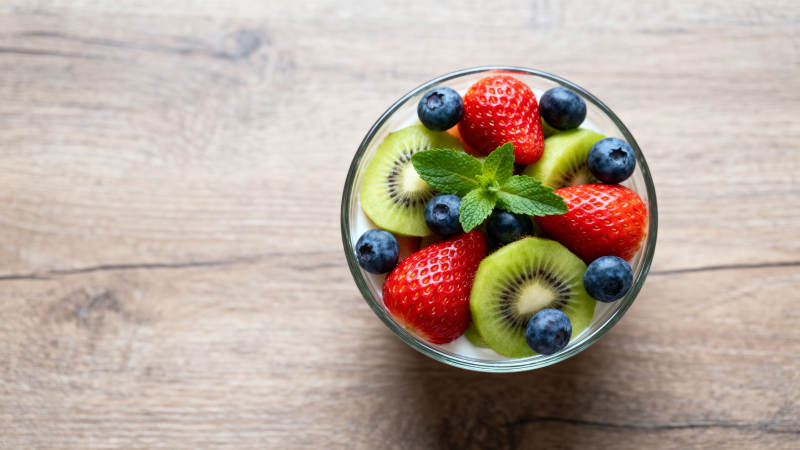 鲜果酸奶杯 清新又健康图片