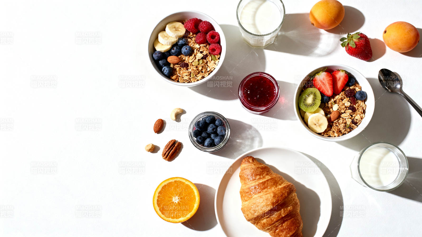 健康早餐 麦片水果羊角包图片