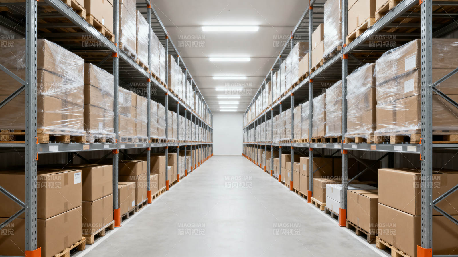 仓库货架通道全景图图片