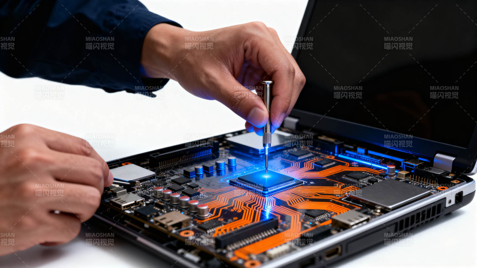 笔记本主板维修中图片