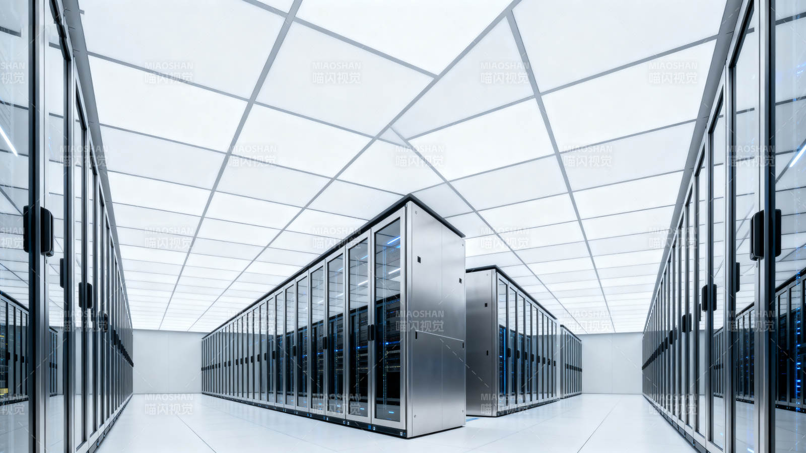 现代数据中心机房内部图片