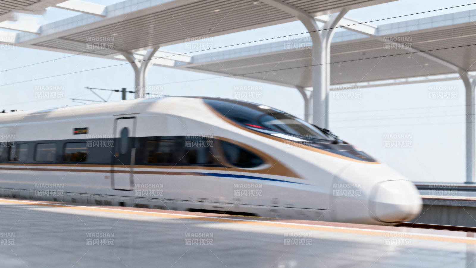 高铁进站 速度与安全同行图片
