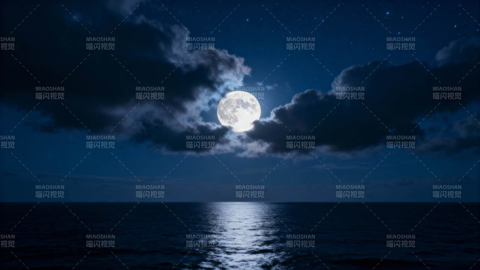 月照海天 云影共徘徊图片