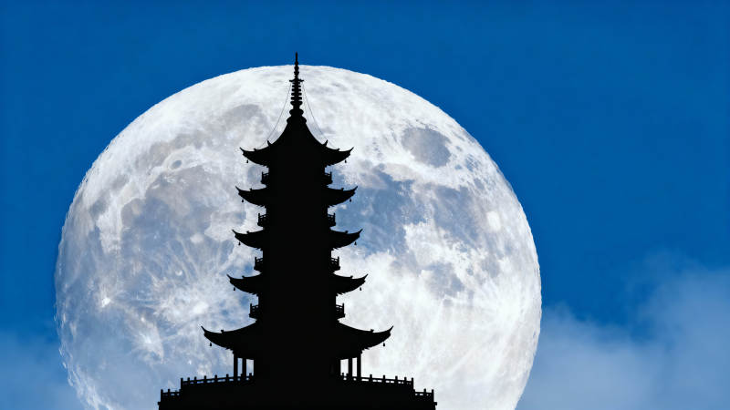 月映古塔 静谧东方夜图片