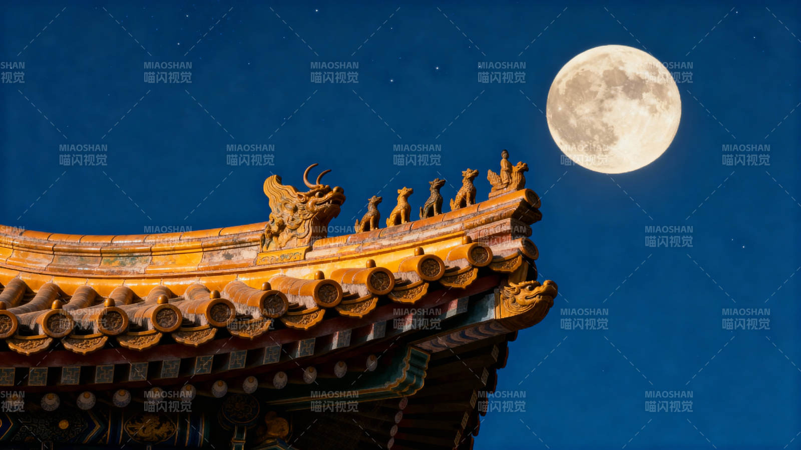 古建飞檐映满月图片