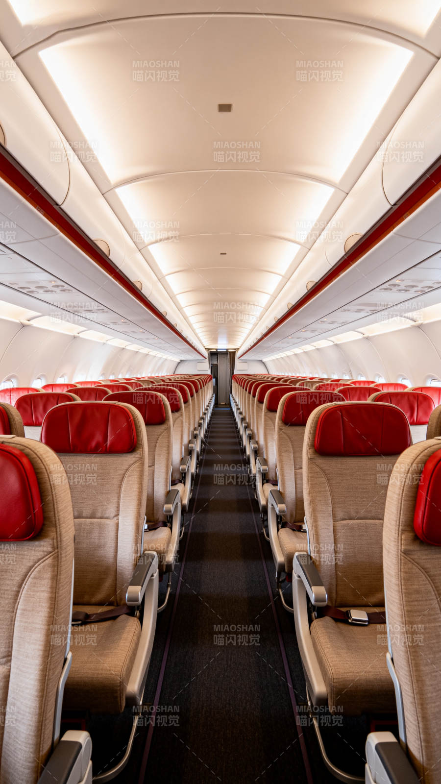 飞机客舱 红棕座椅长廊图片