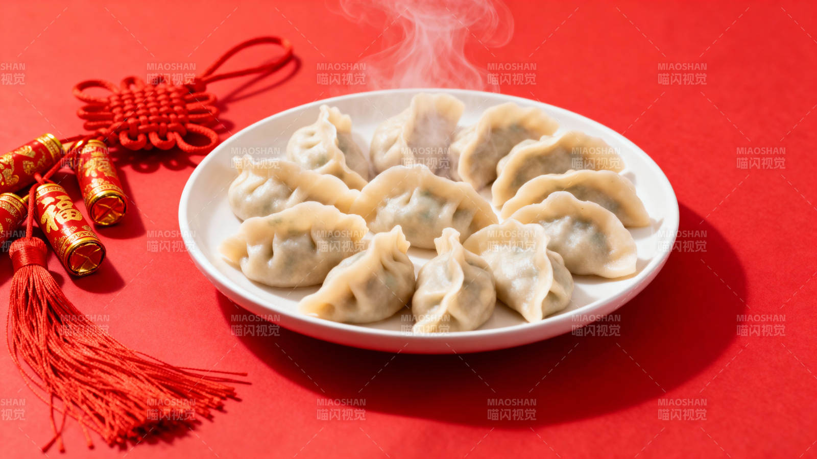 红底饺子年味浓图片