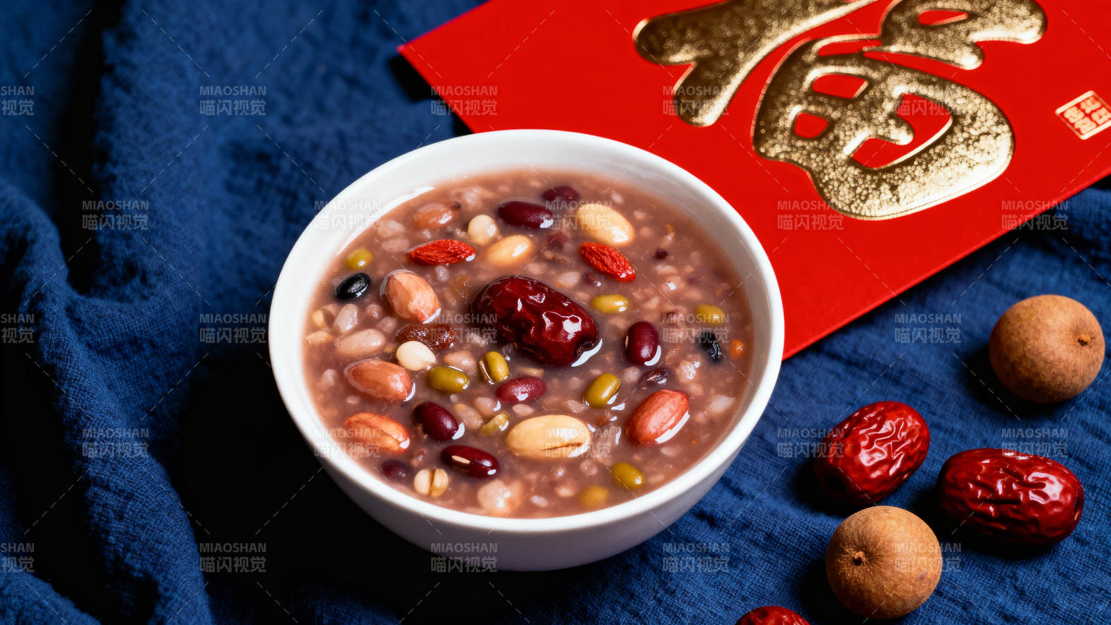 腊八粥配福字 年味浓情暖图片