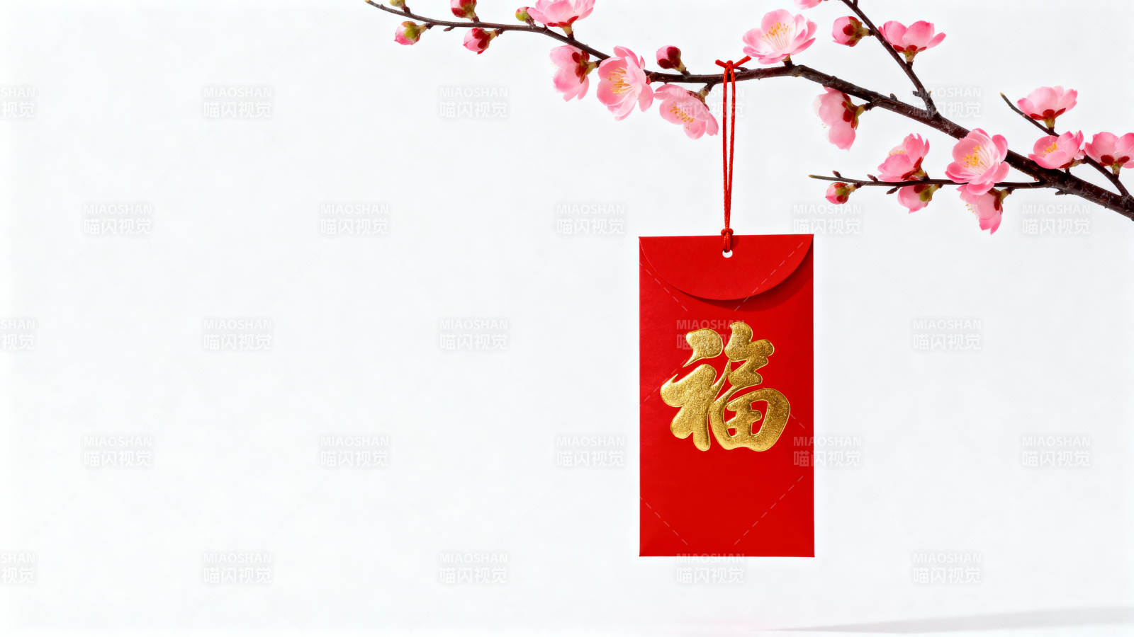 梅花挂福袋 春意迎新年图片