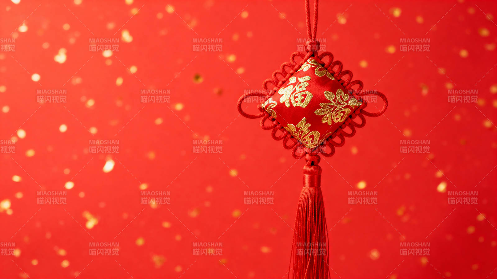 红底金福中国结挂饰图片