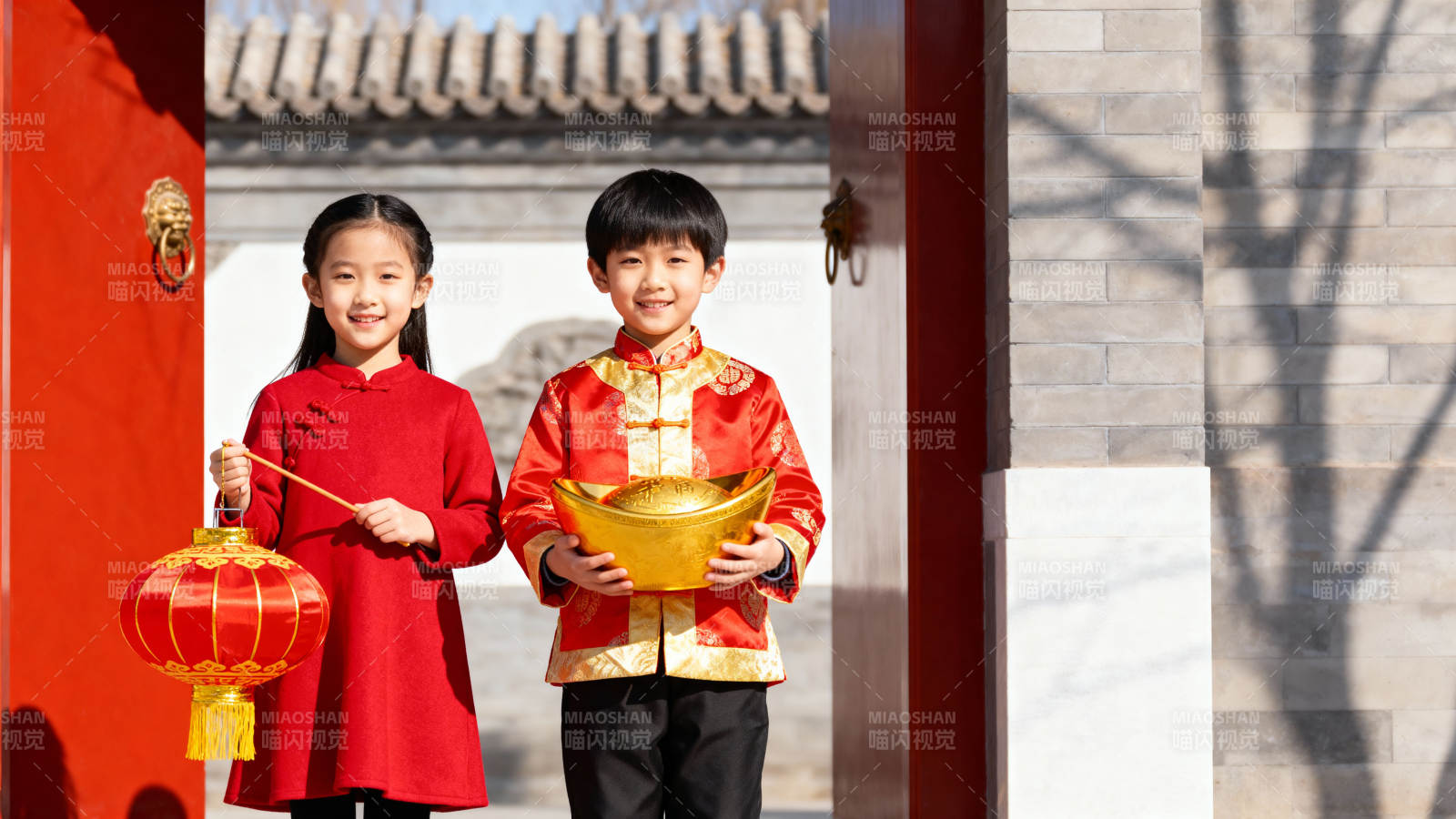 童心贺新春 金元宝迎福来图片