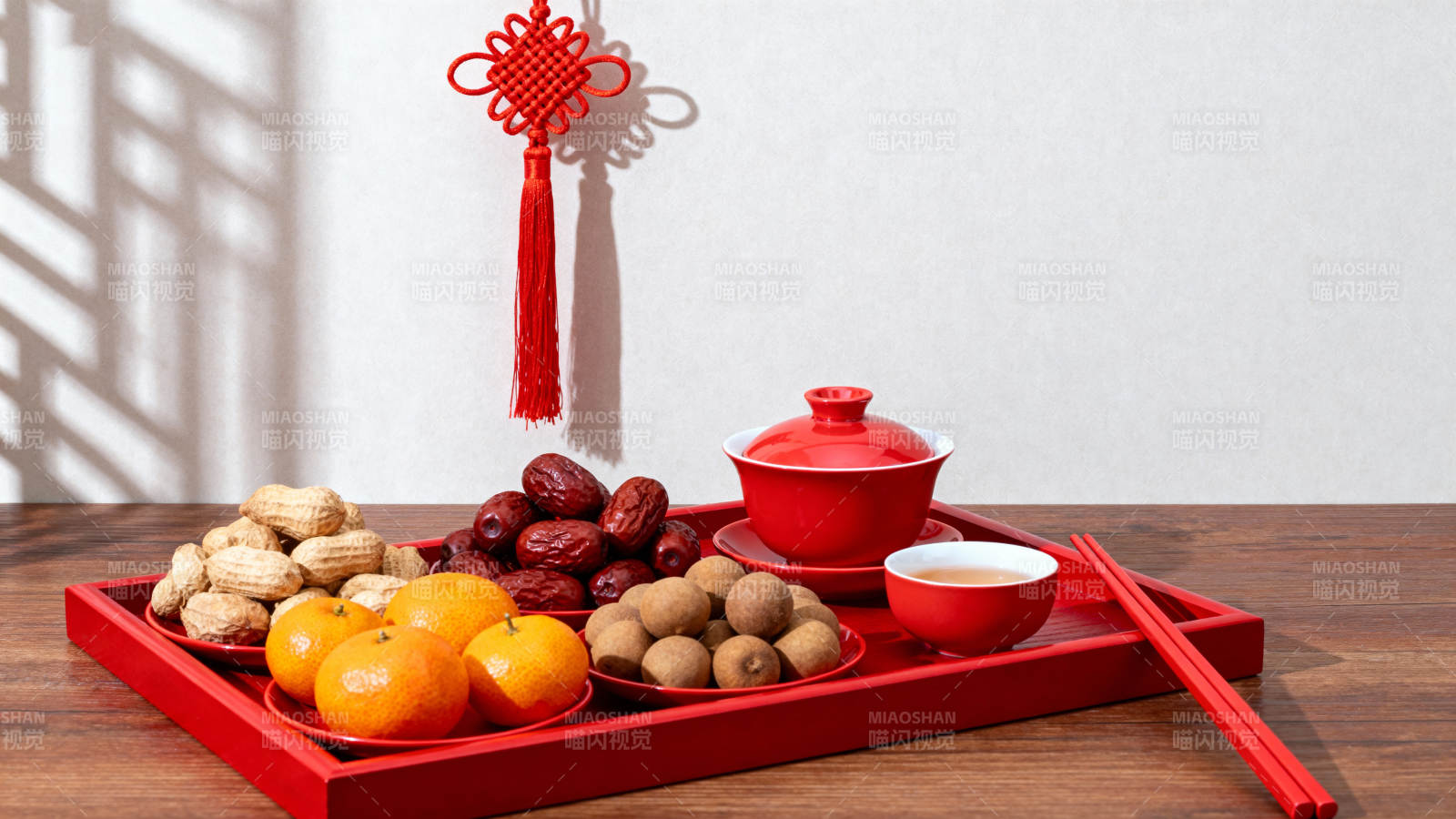 新春果盘 中国红韵图片