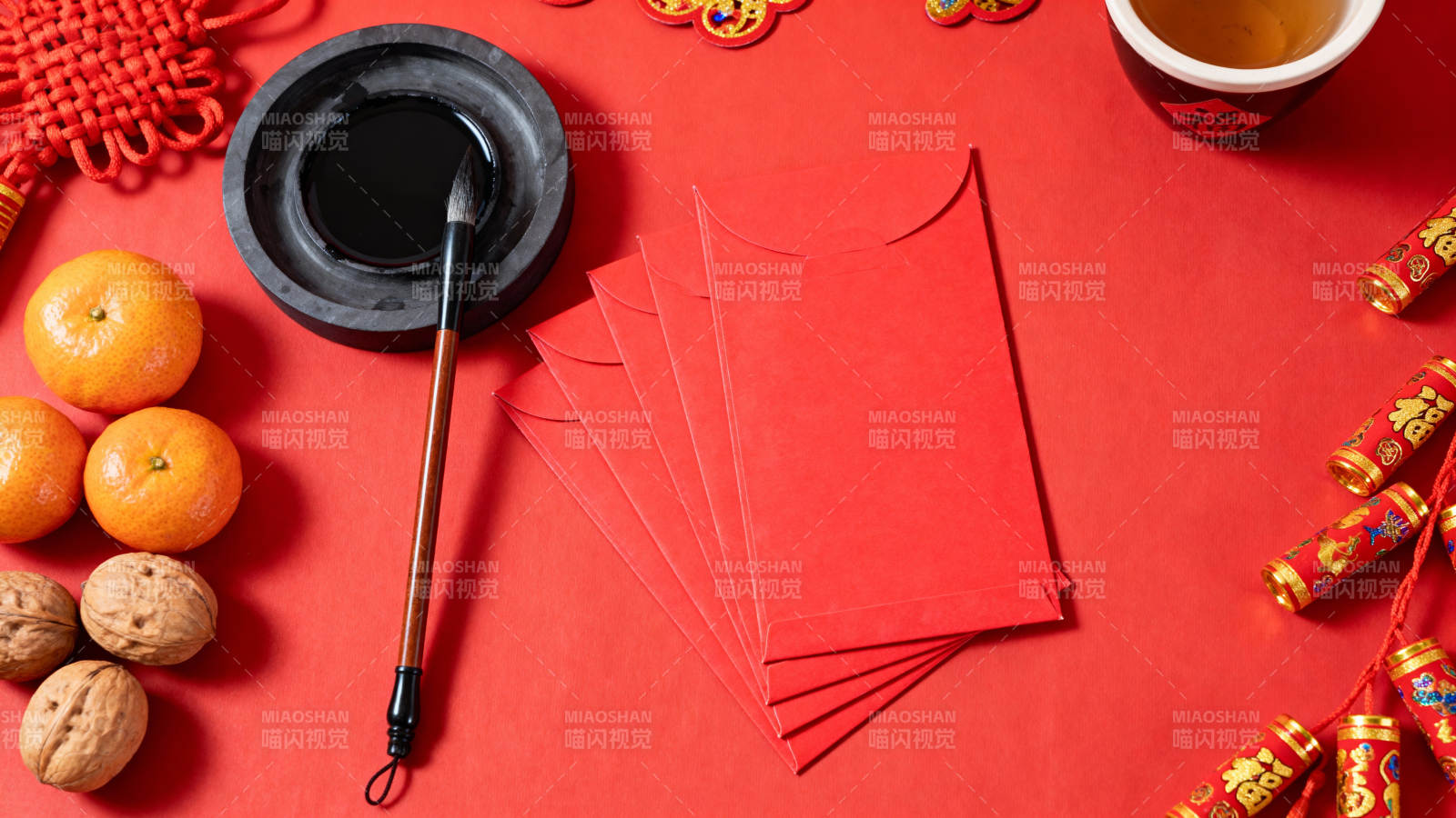 春节文房四宝与年货摆设图片