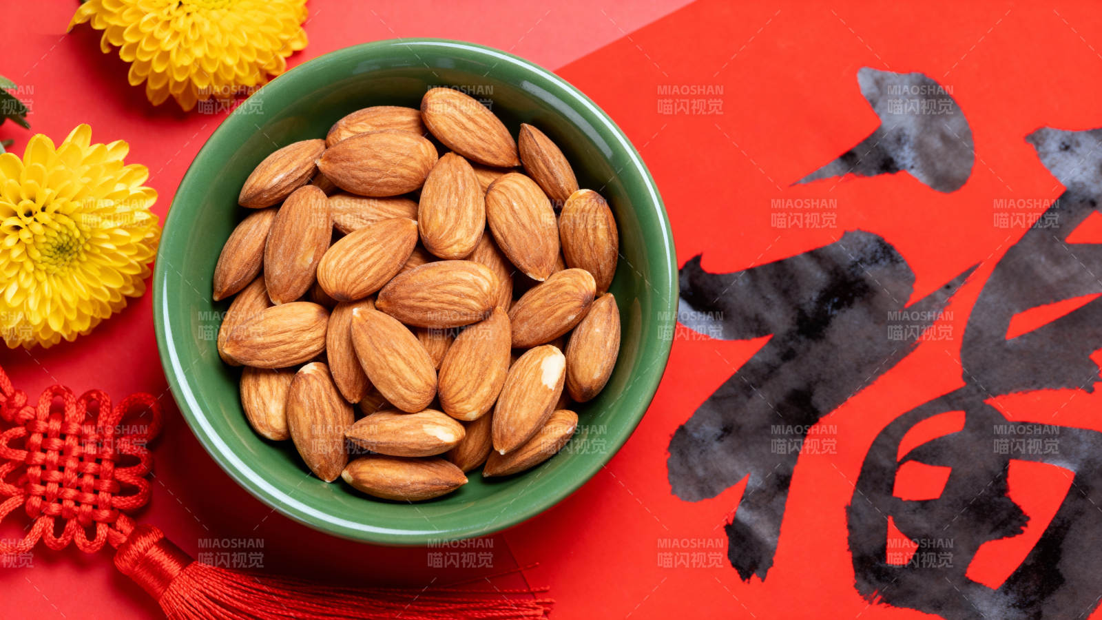 福字旁 杏仁碗 年味浓图片