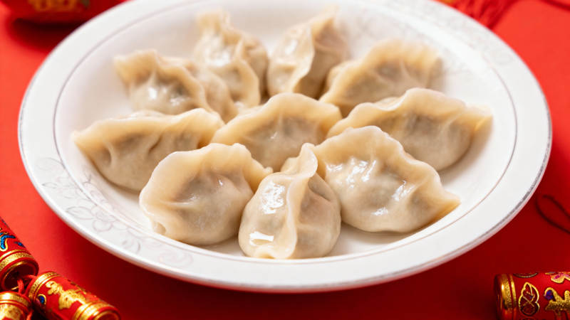 红盘饺子迎新春图片