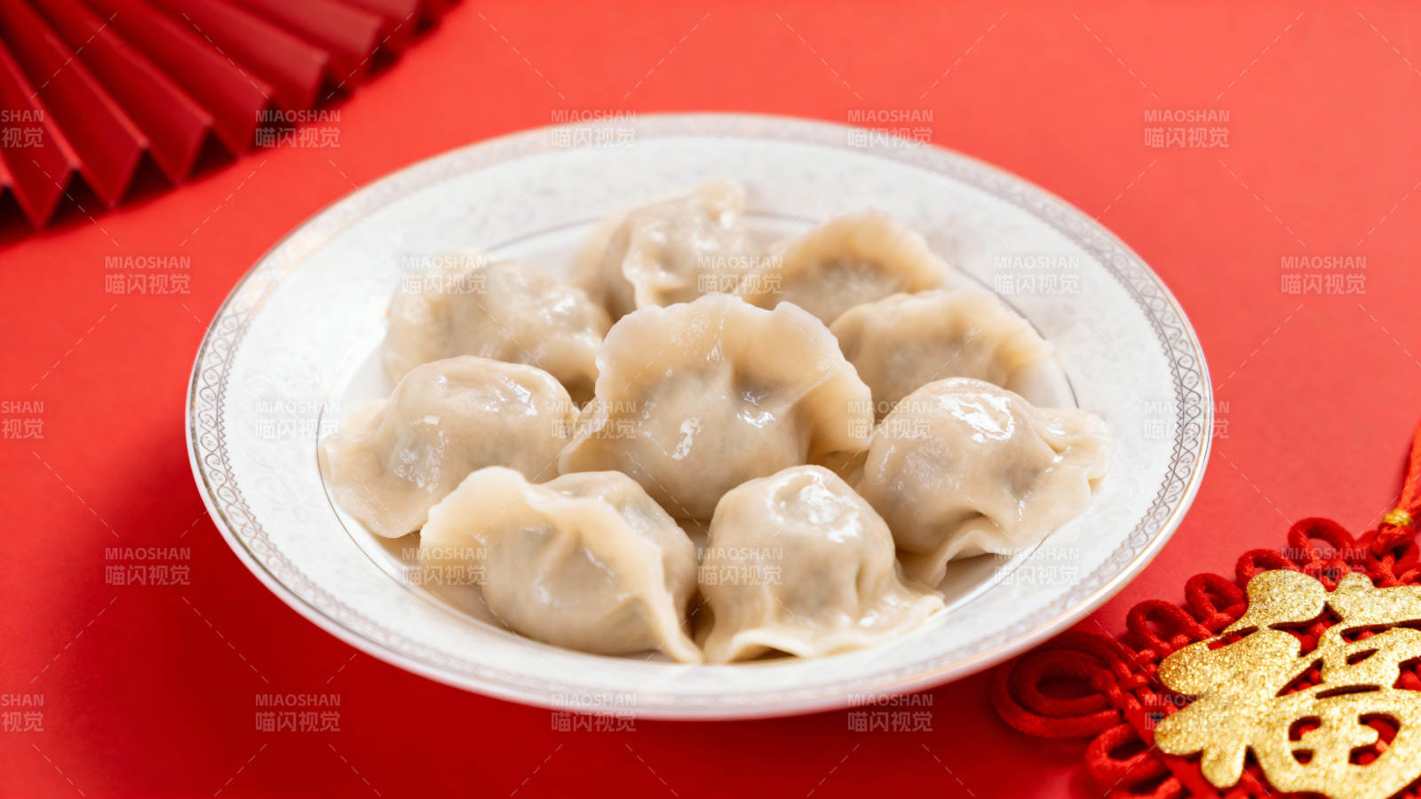 红盘饺子迎新春图片