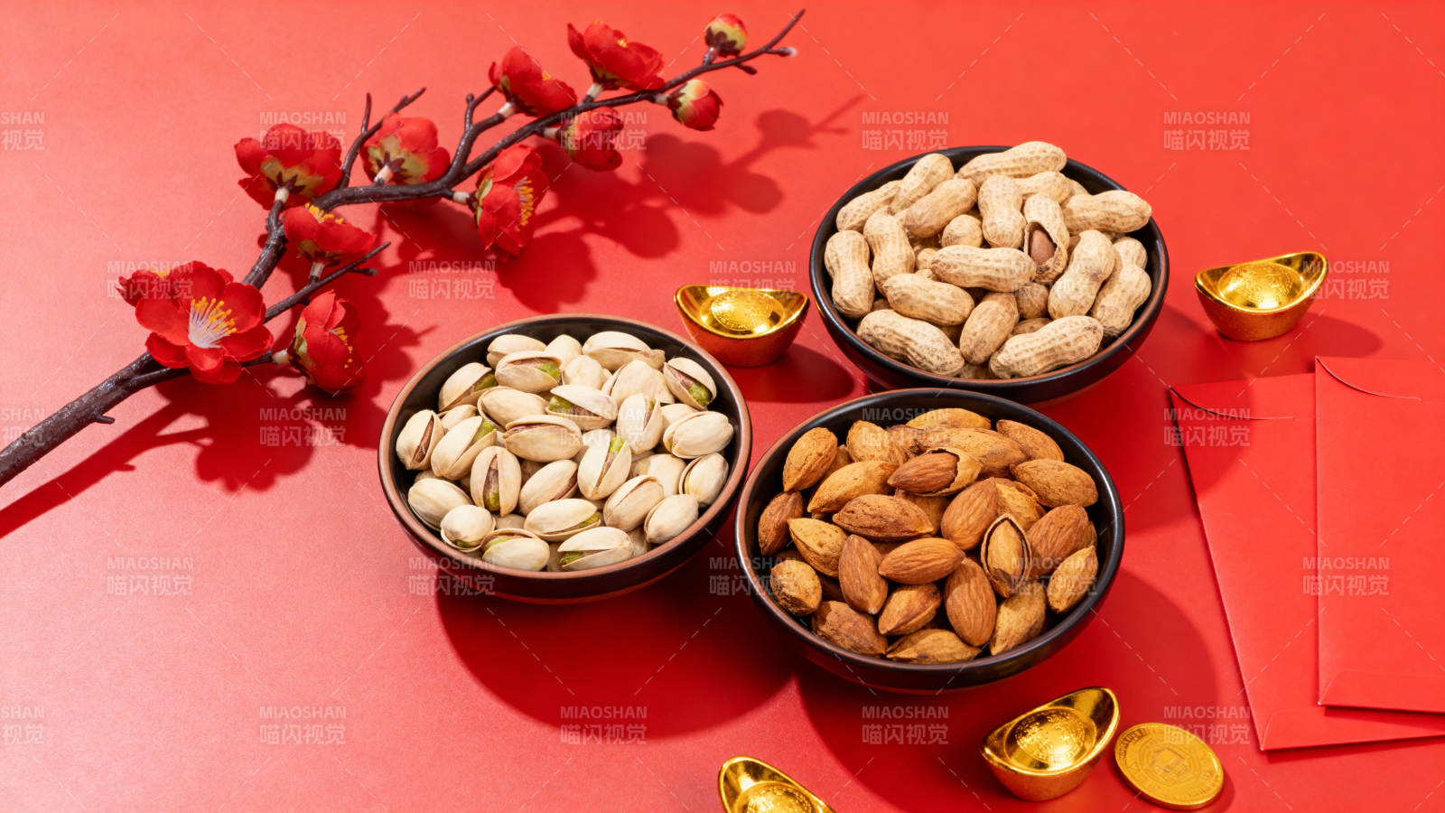 新春坚果礼盒迎福年图片